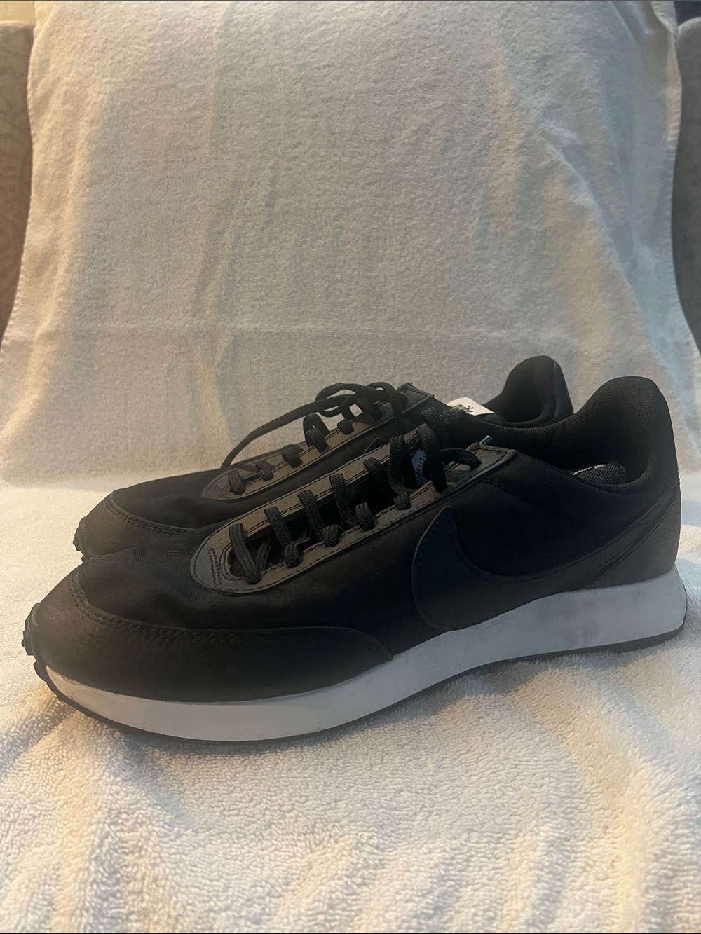 Nike Men's Black Low-Profile Running Sneakers